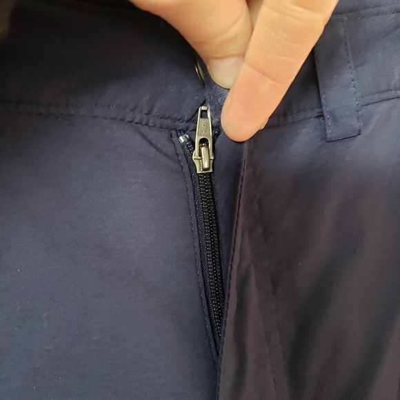 Like New Duluth Trading Co On The Fly Navy Blue Pants Women's Size 18 X 31 - Picture 3 of 10